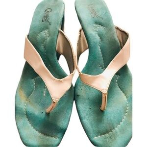 Carlos Santana size 10 white & aqua thong shades of blue platform wedge